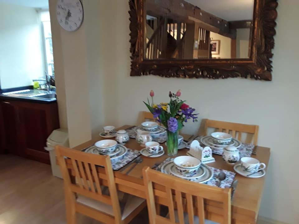 The Retreat Apartment Hereford Bagian luar foto
