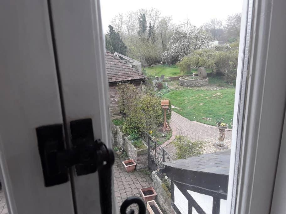 The Retreat Apartment Hereford Bagian luar foto